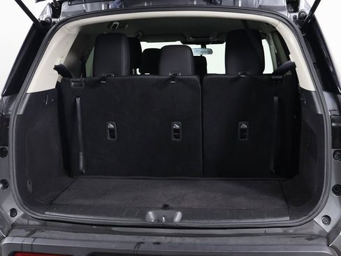 Used 2024 Nissan Pathfinder S image 18