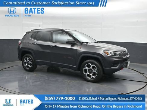 Used 2022 Jeep Compass Trailhawk w/ Trailhawk Convenience Group AWD/4WD image 1