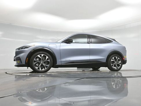 Certified 2022 Ford Mustang Mach-E Premium image 7