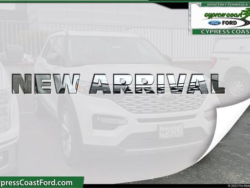 Used 2023 Ford Explorer Platinum w/ Technology Package AWD/4WD image 1