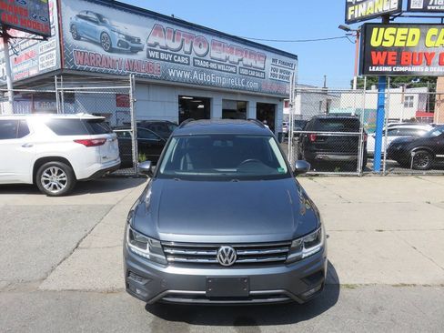Used 2018 Volkswagen Tiguan SE FWD image 6