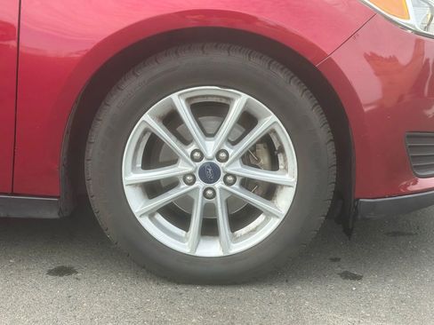 Used 2017 Ford Focus SE image 18