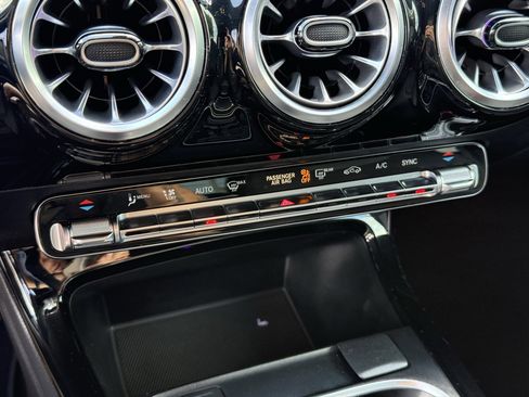 Used 2023 Mercedes-Benz CLA 250 image 22