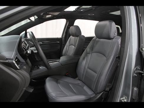 Used 2023 Buick Enclave Essence w/ Experience Buick Package AWD/4WD image 5