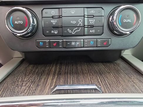Used 2020 Ford F350 Lariat w/ Tremor Off-Road Package AWD/4WD image 35