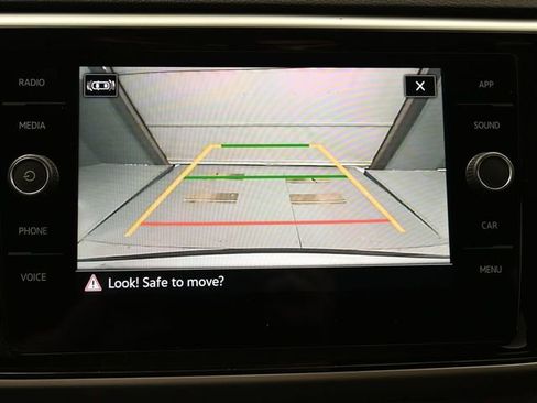 Used 2023 Volkswagen Atlas SE w/ Panoramic Sunroof Package image 21