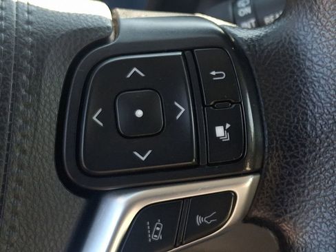 Used 2020 Toyota Sienna L image 20