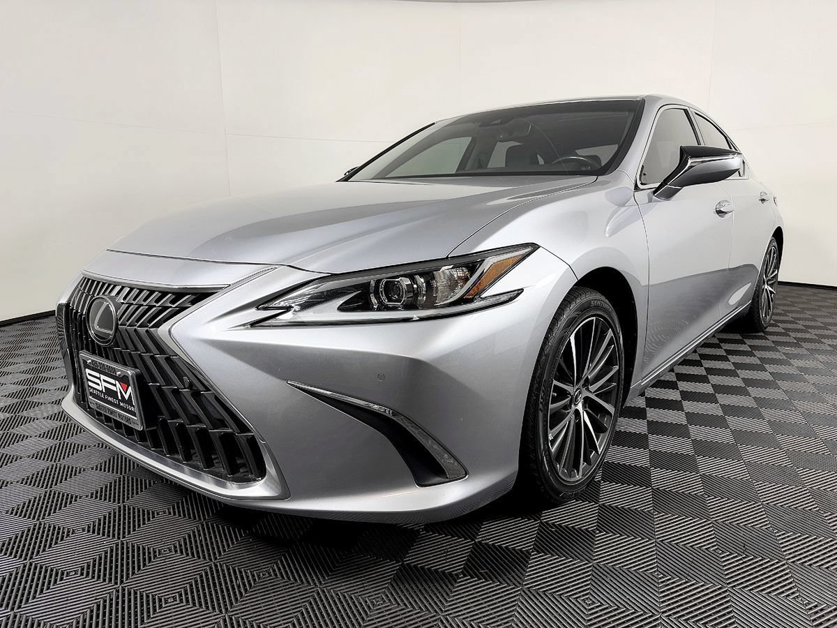 Used 2024 Lexus ES 300h w/ Premium Package FWD image 3