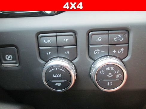 Used 2025 GMC Sierra 1500 AT4 w/ AT4 Premium Package image 32