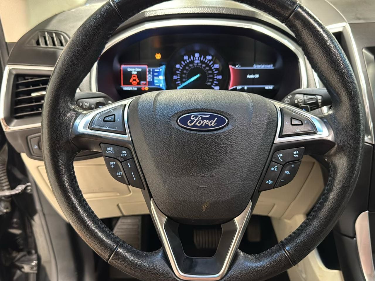 Used 2018 Ford Edge Titanium w/ Equipment Group 301A FWD image 21