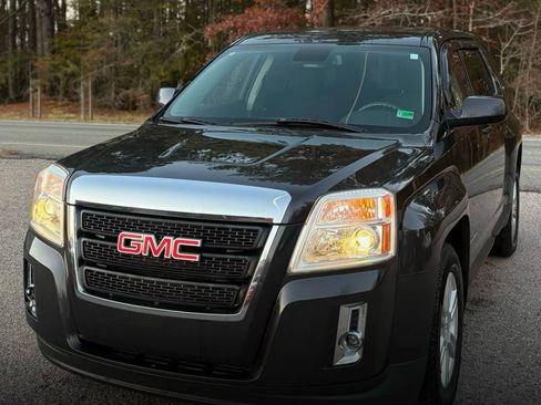 Used 2015 GMC Terrain SLE image 1