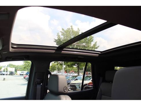 Used 2023 Chevrolet Tahoe Z71 w/ Luxury Package image 12