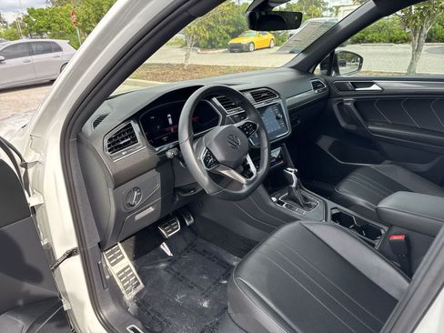 Certified 2023 Volkswagen Tiguan SE R-Line FWD image 10