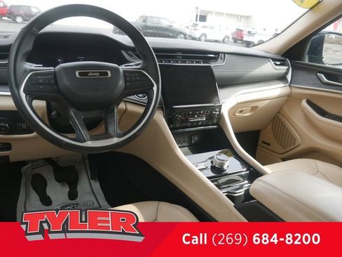 Certified 2022 Jeep Grand Cherokee Limited w/ Luxury Tech Group II image 43