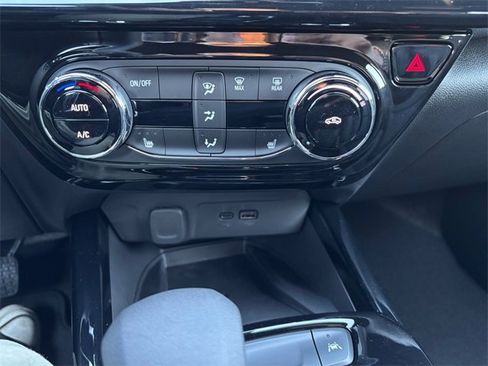 New 2026 Chevrolet Trax RS w/ Sunroof Package image 20