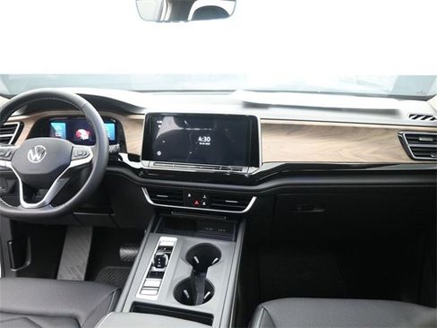 New 2026 Volkswagen Atlas SE image 27