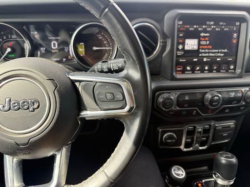 Used 2022 Jeep Wrangler Unlimited Sahara image 8