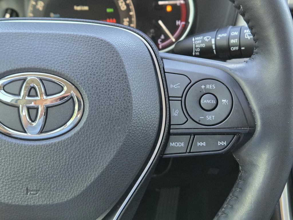 Used 2019 Toyota RAV4 Limited FWD image 24