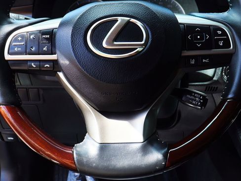 Used 2016 Lexus ES 350 w/ Luxury Package w/Wood Trim image 60