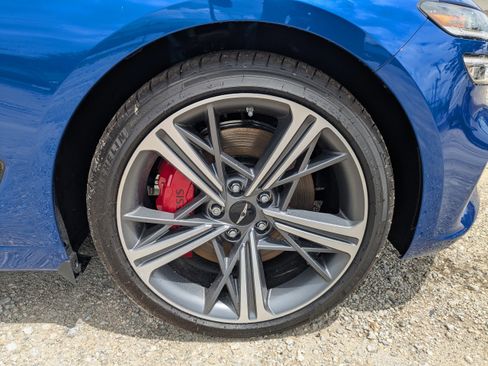 Certified 2025 Genesis G70 2.5T w/ Sport Prestige Package image 9