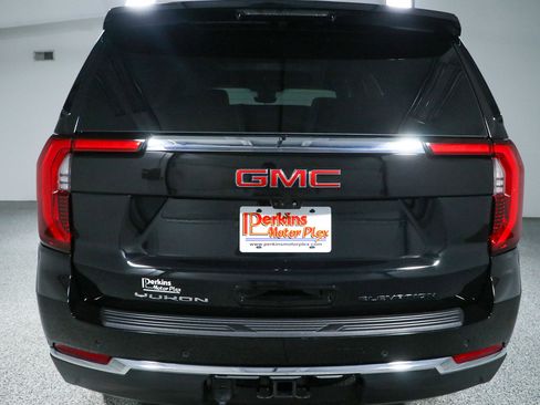 Used 2025 GMC Yukon Elevation w/ LPO, Elevation Black Package AWD/4WD image 8