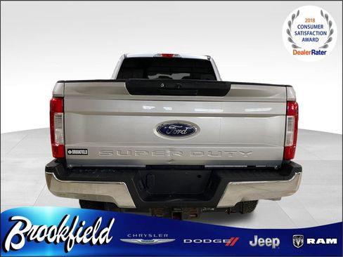 Used 2017 Ford F250 XLT AWD/4WD image 4