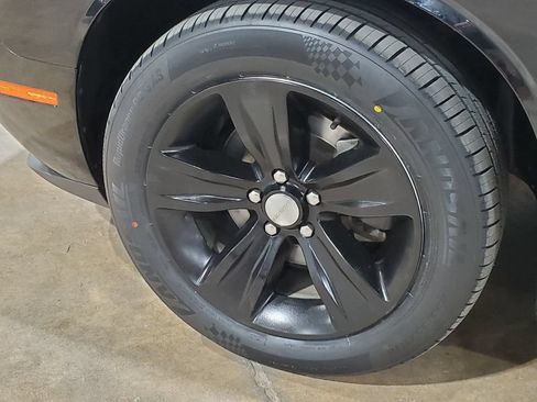 Used 2019 Dodge Challenger SXT RWD image 34