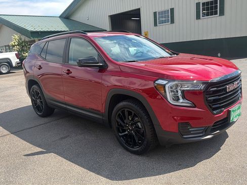 Certified 2025 GMC Terrain Elevation w/ Black Edition AWD/4WD image 7