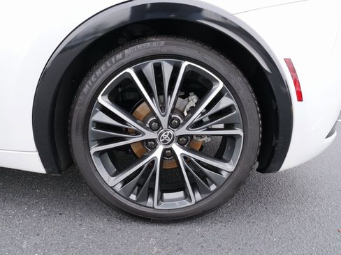 Used 2025 Toyota Prius XLE image 13