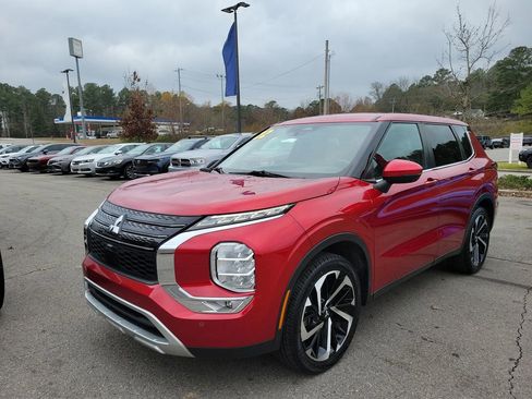 Used 2022 Mitsubishi Outlander SE image 7