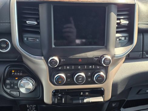 Used 2020 RAM 1500 Laramie AWD/4WD image 28