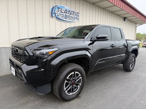 Used 2024 Toyota Tacoma TRD Sport w/ TRD Sport Upgrade Package image 1