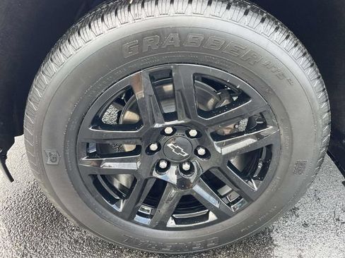 Used 2025 Chevrolet Silverado 1500 Custom RWD image 8