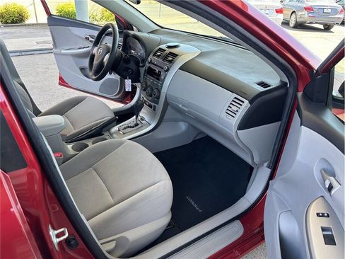 Used 2011 Toyota Corolla LE FWD image 14
