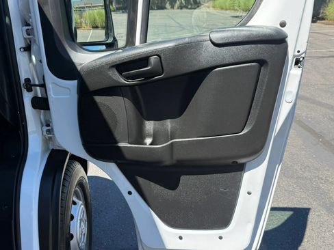 Used 2025 RAM ProMaster 2500 FWD image 22