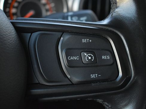 Used 2021 Jeep Gladiator Sport image 17