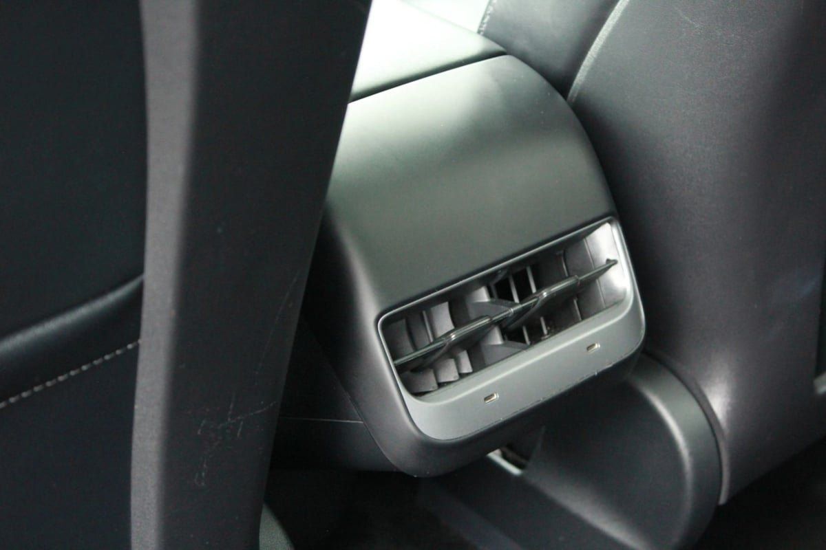 Used 2022 Tesla Model Y Long Range AWD/4WD image 28