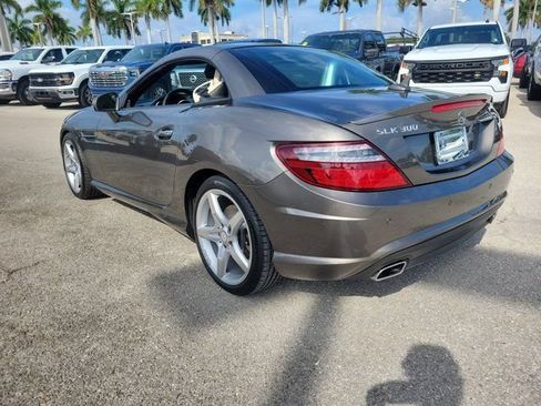 Used 2016 Mercedes-Benz SLK 300 image 4