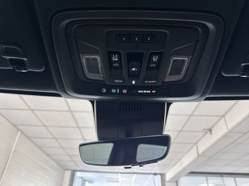 Used 2024 Chevrolet Silverado 2500 High Country w/ High Country Premium Package AWD/4WD image 23