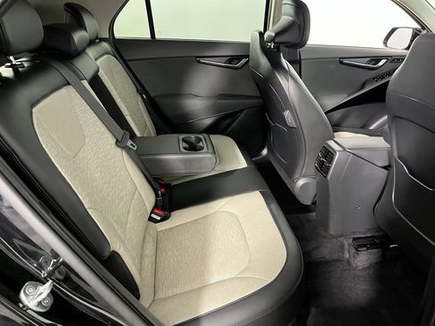 Used 2023 Kia Niro SX image 31