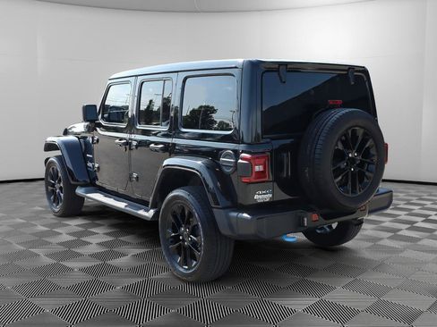 Used 2023 Jeep Wrangler Unlimited Sahara w/ Cold Weather Group AWD/4WD image 5