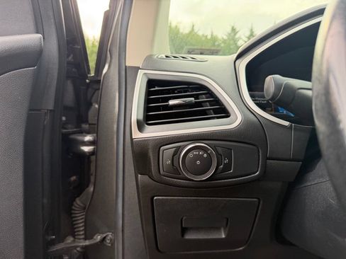 Used 2016 Ford Edge SEL w/ Equipment Group 201A AWD/4WD image 12