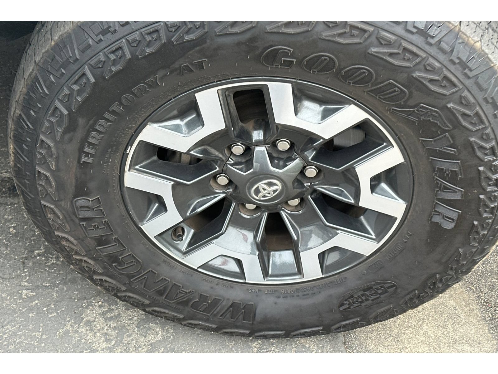 Certified 2022 Toyota Tacoma TRD Off-Road w/ Technology Package AWD/4WD image 4