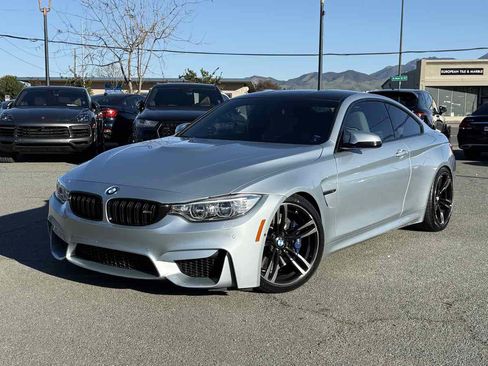 Used 2017 BMW M4 image 3