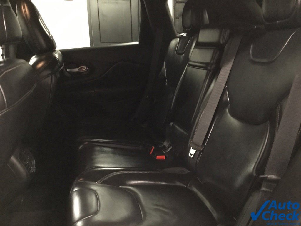 Used 2016 Jeep Cherokee Limited AWD/4WD image 27