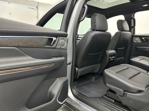 New 2026 Buick Enclave Avenir image 46