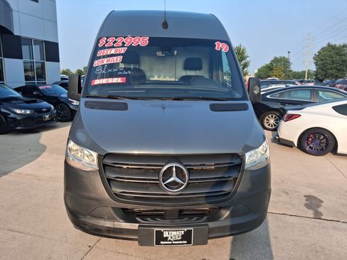 Used 2019 Mercedes-Benz Sprinter 144 image 2