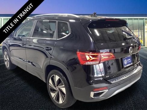 Used 2024 Volkswagen Taos SE AWD/4WD image 3