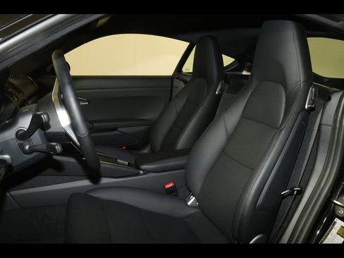 Used 2025 Porsche 718 Cayman RWD image 22