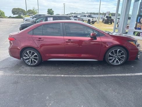 Used 2022 Toyota Corolla SE FWD image 3